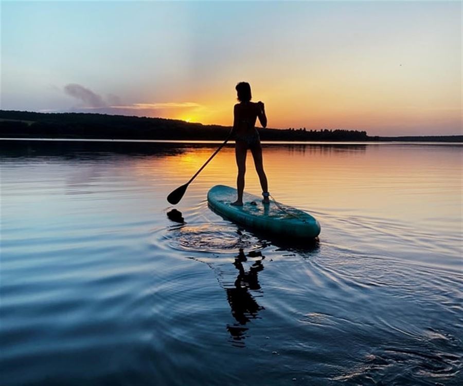 Få god motion og ro i sjælen ved stand up paddle